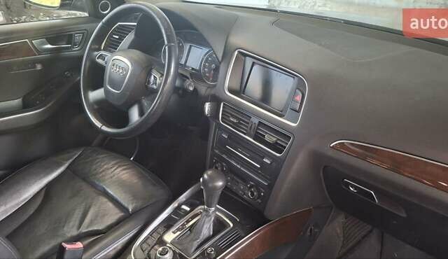 Черный Ауди Ку 5, объемом двигателя 1.98 л и пробегом 350 тыс. км за 12000 $, фото 11 на Automoto.ua