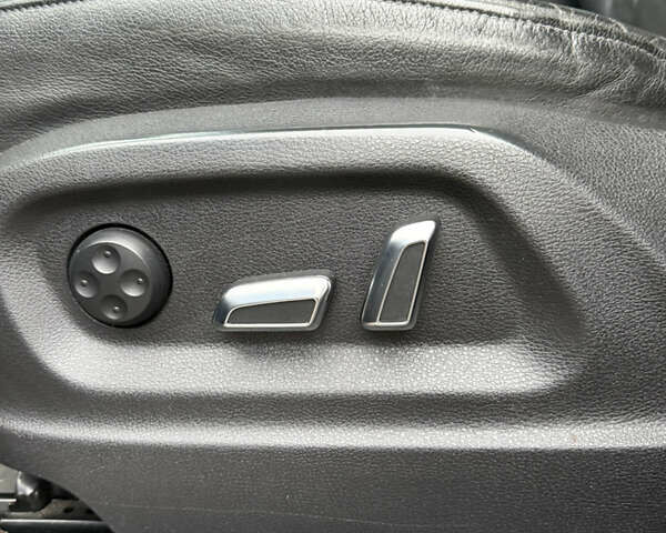 Черный Ауди Ку 5, объемом двигателя 1.98 л и пробегом 294 тыс. км за 12600 $, фото 16 на Automoto.ua