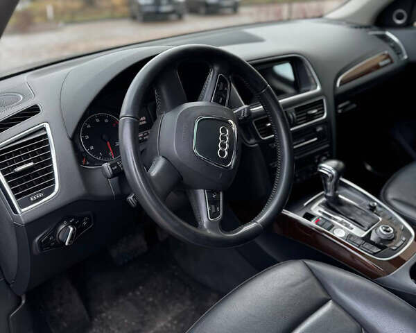 Черный Ауди Ку 5, объемом двигателя 3.2 л и пробегом 199 тыс. км за 15000 $, фото 6 на Automoto.ua