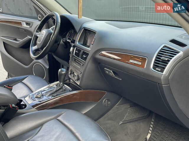 Чорний Ауді Ку 5, об'ємом двигуна 1.98 л та пробігом 300 тис. км за 12000 $, фото 29 на Automoto.ua