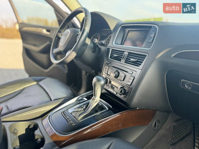 Чорний Ауді Ку 5, об'ємом двигуна 2 л та пробігом 191 тис. км за 11999 $, фото 23 на Automoto.ua