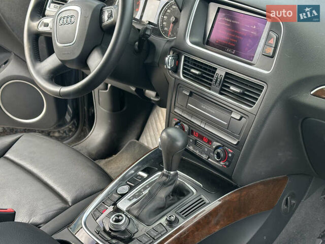 Черный Ауди Ку 5, объемом двигателя 2 л и пробегом 273 тыс. км за 9975 $, фото 10 на Automoto.ua