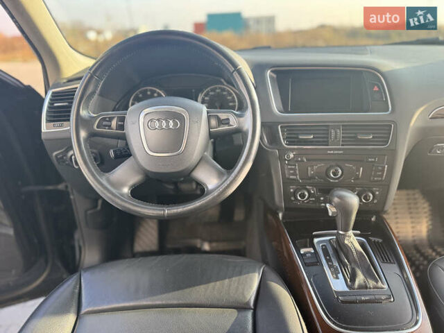 Чорний Ауді Ку 5, об'ємом двигуна 2 л та пробігом 191 тис. км за 11999 $, фото 18 на Automoto.ua