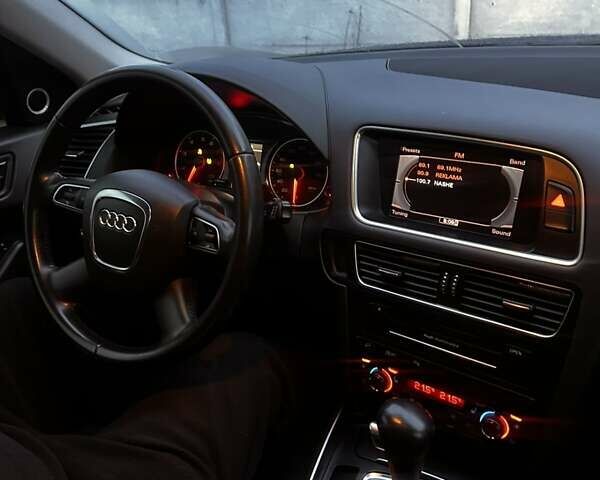 Чорний Ауді Ку 5, об'ємом двигуна 2 л та пробігом 182 тис. км за 12777 $, фото 44 на Automoto.ua