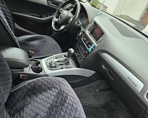 Черный Ауди Ку 5, объемом двигателя 1.97 л и пробегом 261 тыс. км за 17000 $, фото 4 на Automoto.ua