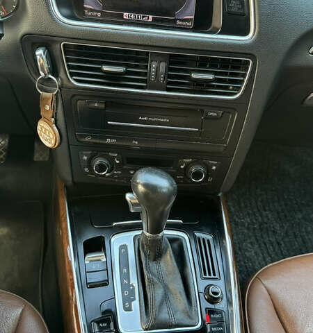 Черный Ауди Ку 5, объемом двигателя 1.98 л и пробегом 260 тыс. км за 14500 $, фото 35 на Automoto.ua