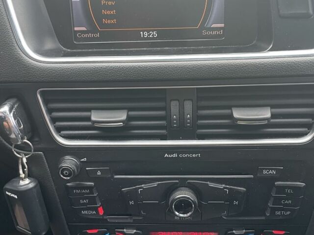 Черный Ауди Ку 5, объемом двигателя 2 л и пробегом 284 тыс. км за 11700 $, фото 6 на Automoto.ua