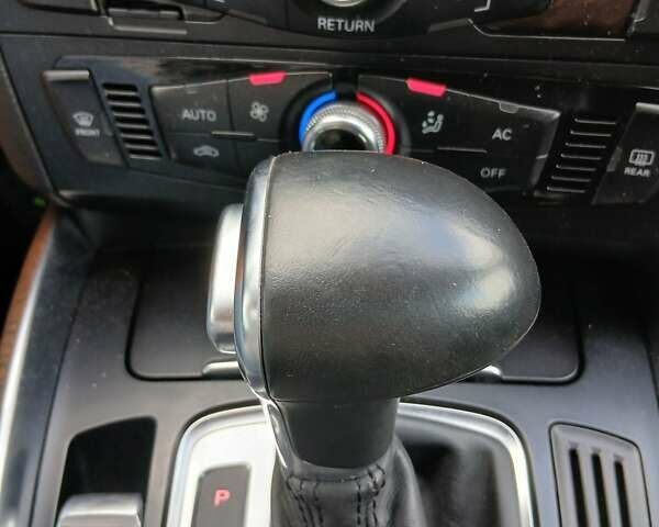 Черный Ауди Ку 5, объемом двигателя 1.98 л и пробегом 150 тыс. км за 16500 $, фото 1 на Automoto.ua