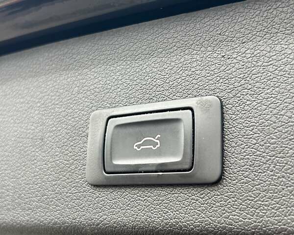 Черный Ауди Ку 5, объемом двигателя 2 л и пробегом 247 тыс. км за 15500 $, фото 13 на Automoto.ua