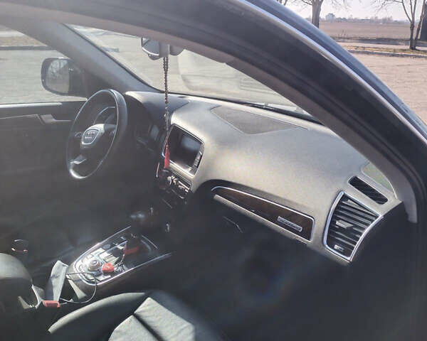 Чорний Ауді Ку 5, об'ємом двигуна 1.98 л та пробігом 216 тис. км за 14800 $, фото 7 на Automoto.ua