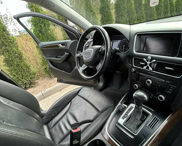Черный Ауди Ку 5, объемом двигателя 1.98 л и пробегом 213 тыс. км за 14200 $, фото 9 на Automoto.ua