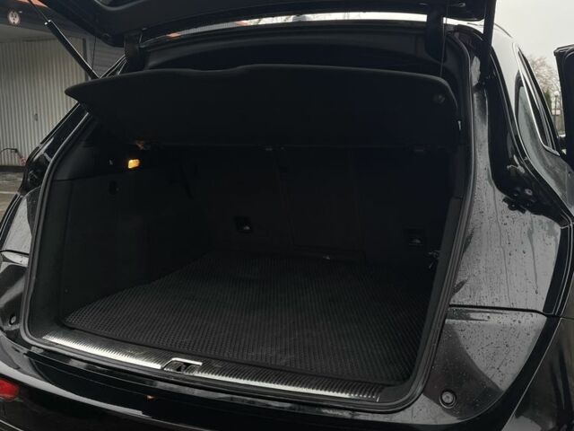 Черный Ауди Ку 5, объемом двигателя 3 л и пробегом 264 тыс. км за 20450 $, фото 2 на Automoto.ua