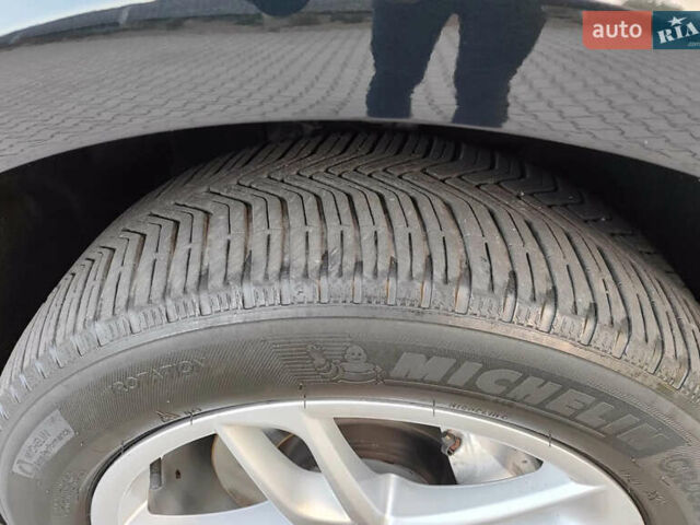 Черный Ауди Ку 5, объемом двигателя 2.01 л и пробегом 210 тыс. км за 14000 $, фото 26 на Automoto.ua