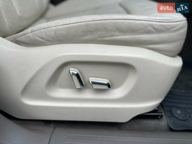 Чорний Ауді Ку 5, об'ємом двигуна 2 л та пробігом 236 тис. км за 13999 $, фото 35 на Automoto.ua