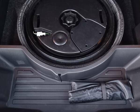 Чорний Ауді Ку 5, об'ємом двигуна 2 л та пробігом 178 тис. км за 13400 $, фото 41 на Automoto.ua