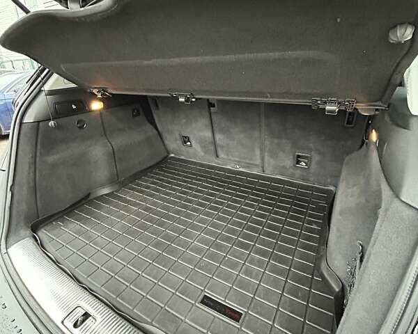 Черный Ауди Ку 5, объемом двигателя 2 л и пробегом 247 тыс. км за 15500 $, фото 12 на Automoto.ua