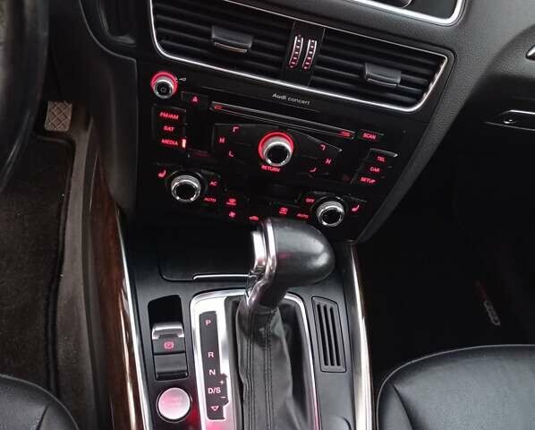 Чорний Ауді Ку 5, об'ємом двигуна 2 л та пробігом 178 тис. км за 13400 $, фото 35 на Automoto.ua