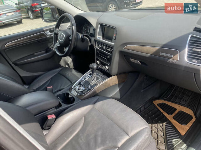 Черный Ауди Ку 5, объемом двигателя 1.98 л и пробегом 235 тыс. км за 13800 $, фото 21 на Automoto.ua