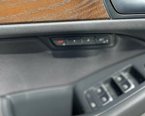 Чорний Ауді Ку 5, об'ємом двигуна 2 л та пробігом 191 тис. км за 12800 $, фото 7 на Automoto.ua