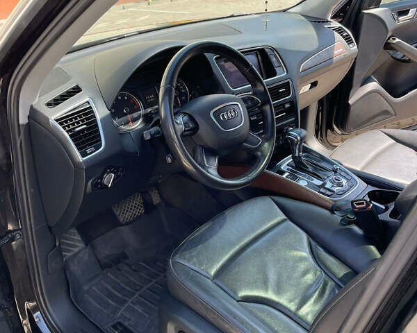 Чорний Ауді Ку 5, об'ємом двигуна 2 л та пробігом 191 тис. км за 12800 $, фото 6 на Automoto.ua