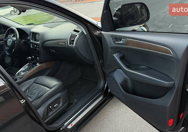 Чорний Ауді Ку 5, об'ємом двигуна 3 л та пробігом 141 тис. км за 15950 $, фото 46 на Automoto.ua