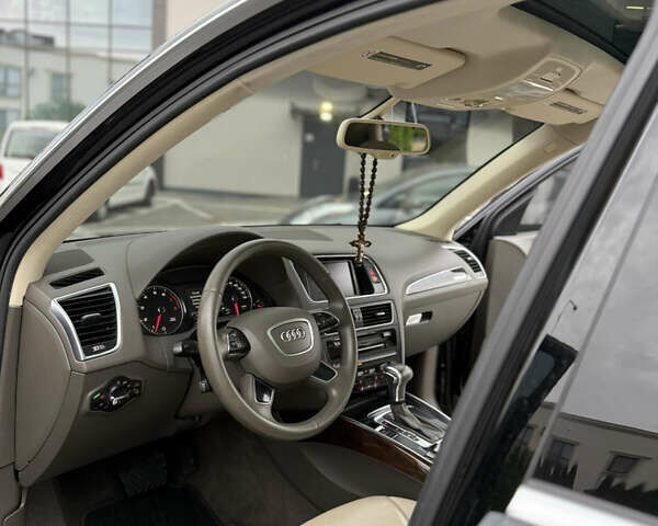 Черный Ауди Ку 5, объемом двигателя 2 л и пробегом 350 тыс. км за 13600 $, фото 41 на Automoto.ua