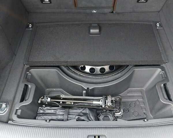 Черный Ауди Ку 5, объемом двигателя 2 л и пробегом 231 тыс. км за 11400 $, фото 14 на Automoto.ua