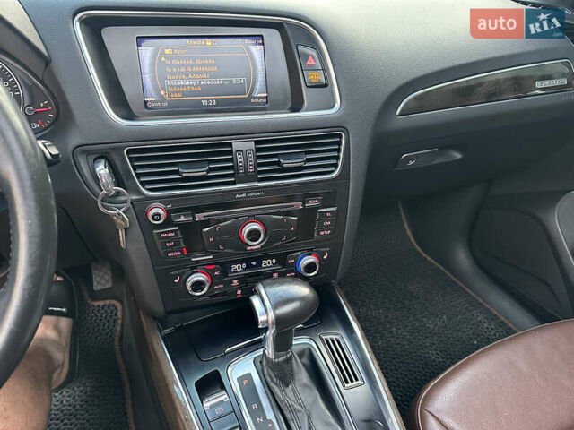 Чорний Ауді Ку 5, об'ємом двигуна 2 л та пробігом 220 тис. км за 13900 $, фото 26 на Automoto.ua