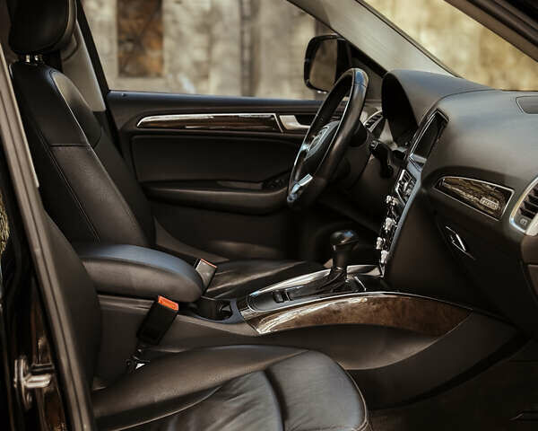 Чорний Ауді Ку 5, об'ємом двигуна 2 л та пробігом 201 тис. км за 14000 $, фото 11 на Automoto.ua