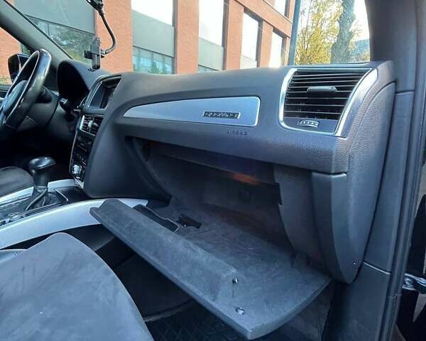 Чорний Ауді Ку 5, об'ємом двигуна 1.97 л та пробігом 214 тис. км за 20000 $, фото 27 на Automoto.ua