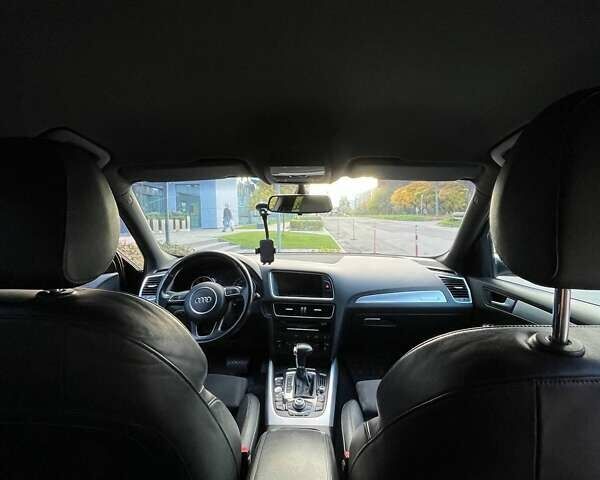 Чорний Ауді Ку 5, об'ємом двигуна 1.97 л та пробігом 214 тис. км за 20000 $, фото 23 на Automoto.ua