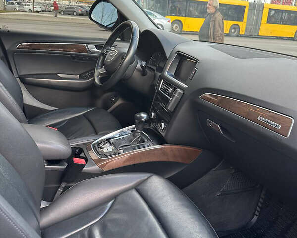 Черный Ауди Ку 5, объемом двигателя 1.98 л и пробегом 135 тыс. км за 10000 $, фото 9 на Automoto.ua