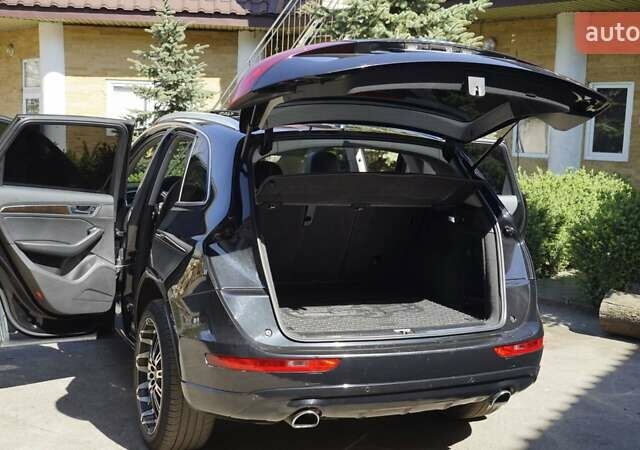 Черный Ауди Ку 5, объемом двигателя 3 л и пробегом 260 тыс. км за 18000 $, фото 2 на Automoto.ua