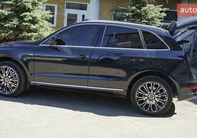 Черный Ауди Ку 5, объемом двигателя 3 л и пробегом 260 тыс. км за 18000 $, фото 4 на Automoto.ua