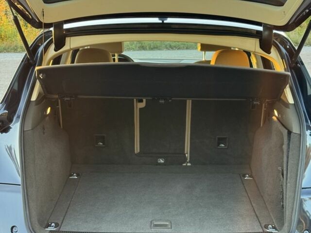 Черный Ауди Ку 5, объемом двигателя 2 л и пробегом 136 тыс. км за 14000 $, фото 5 на Automoto.ua