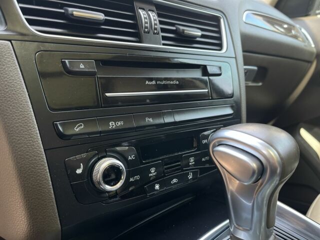 Черный Ауди Ку 5, объемом двигателя 2 л и пробегом 169 тыс. км за 16000 $, фото 10 на Automoto.ua