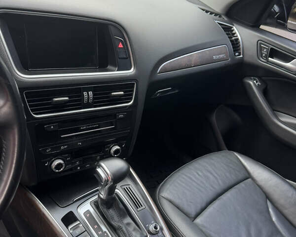 Чорний Ауді Ку 5, об'ємом двигуна 2 л та пробігом 281 тис. км за 15499 $, фото 20 на Automoto.ua