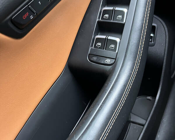 Черный Ауди Ку 5, объемом двигателя 2.97 л и пробегом 156 тыс. км за 25000 $, фото 37 на Automoto.ua