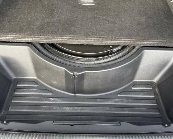 Черный Ауди Ку 5, объемом двигателя 2 л и пробегом 308 тыс. км за 14900 $, фото 10 на Automoto.ua