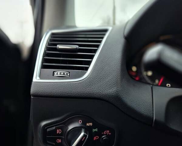 Черный Ауди Ку 5, объемом двигателя 2 л и пробегом 143 тыс. км за 16700 $, фото 48 на Automoto.ua