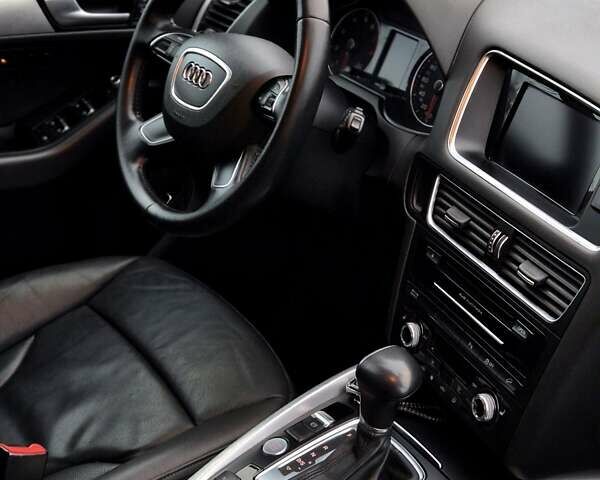 Черный Ауди Ку 5, объемом двигателя 2 л и пробегом 143 тыс. км за 16700 $, фото 64 на Automoto.ua