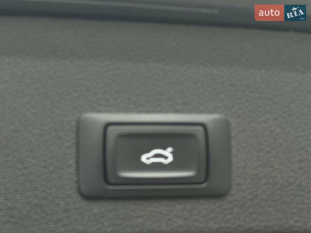 Черный Ауди Ку 5, объемом двигателя 1.98 л и пробегом 220 тыс. км за 14950 $, фото 18 на Automoto.ua