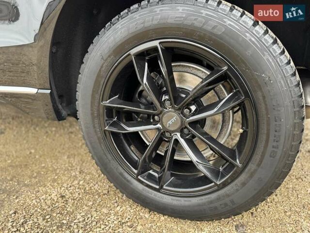 Черный Ауди Ку 5, объемом двигателя 1.98 л и пробегом 250 тыс. км за 13900 $, фото 11 на Automoto.ua