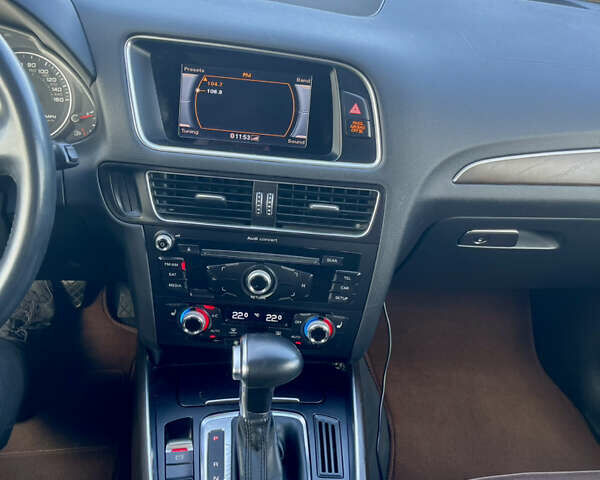 Черный Ауди Ку 5, объемом двигателя 1.98 л и пробегом 140 тыс. км за 19300 $, фото 9 на Automoto.ua