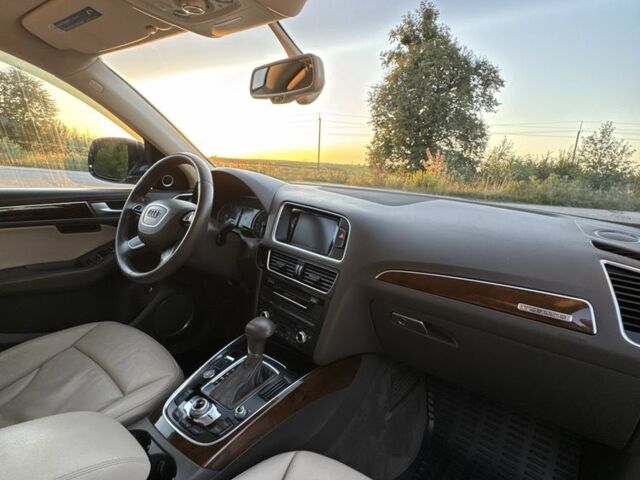 Черный Ауди Ку 5, объемом двигателя 2 л и пробегом 136 тыс. км за 14000 $, фото 4 на Automoto.ua