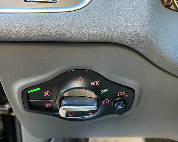 Чорний Ауді Ку 5, об'ємом двигуна 2 л та пробігом 162 тис. км за 14500 $, фото 7 на Automoto.ua