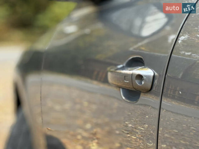 Черный Ауди Ку 5, объемом двигателя 1.97 л и пробегом 236 тыс. км за 13950 $, фото 8 на Automoto.ua