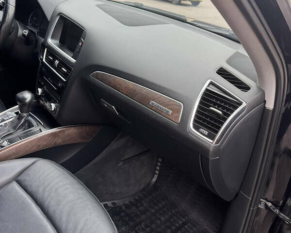 Чорний Ауді Ку 5, об'ємом двигуна 2 л та пробігом 281 тис. км за 15499 $, фото 44 на Automoto.ua