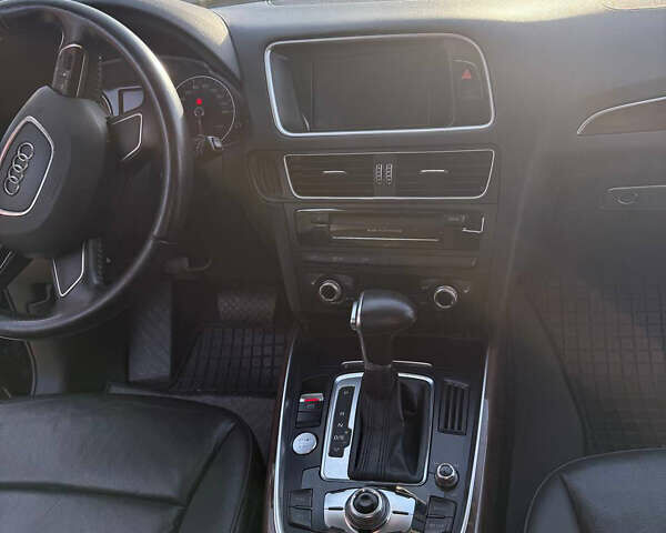 Черный Ауди Ку 5, объемом двигателя 1.98 л и пробегом 224 тыс. км за 15700 $, фото 6 на Automoto.ua