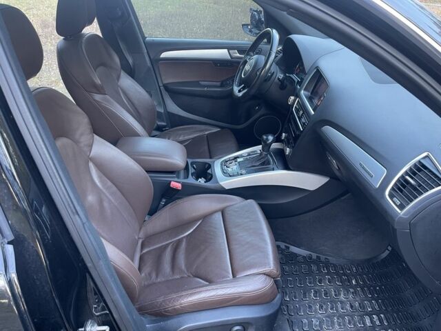 Чорний Ауді Ку 5, об'ємом двигуна 2 л та пробігом 110 тис. км за 9950 $, фото 3 на Automoto.ua